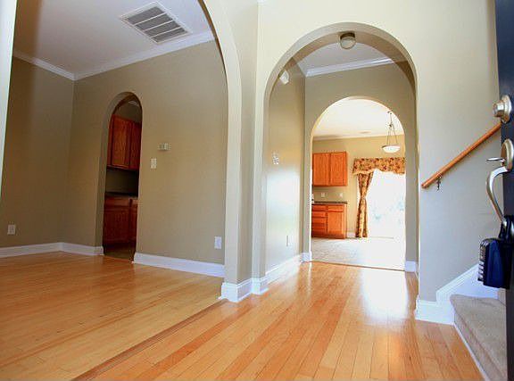 3rd image of 210 Chastain Dr