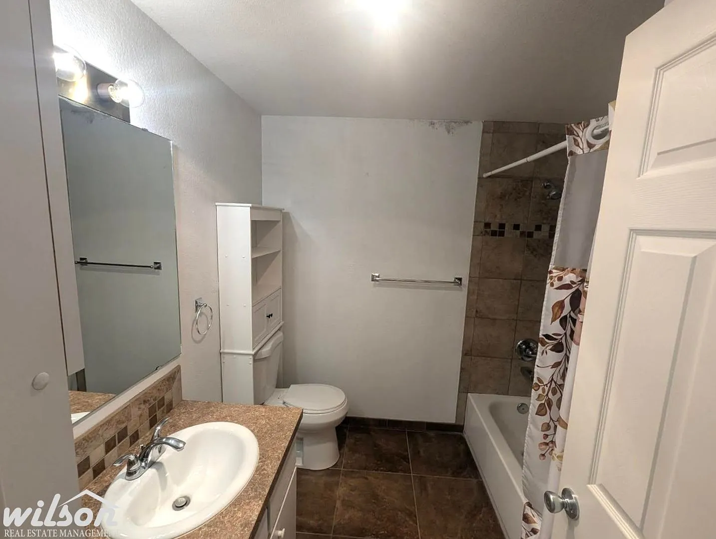 2000 Cole Street — Photo 4