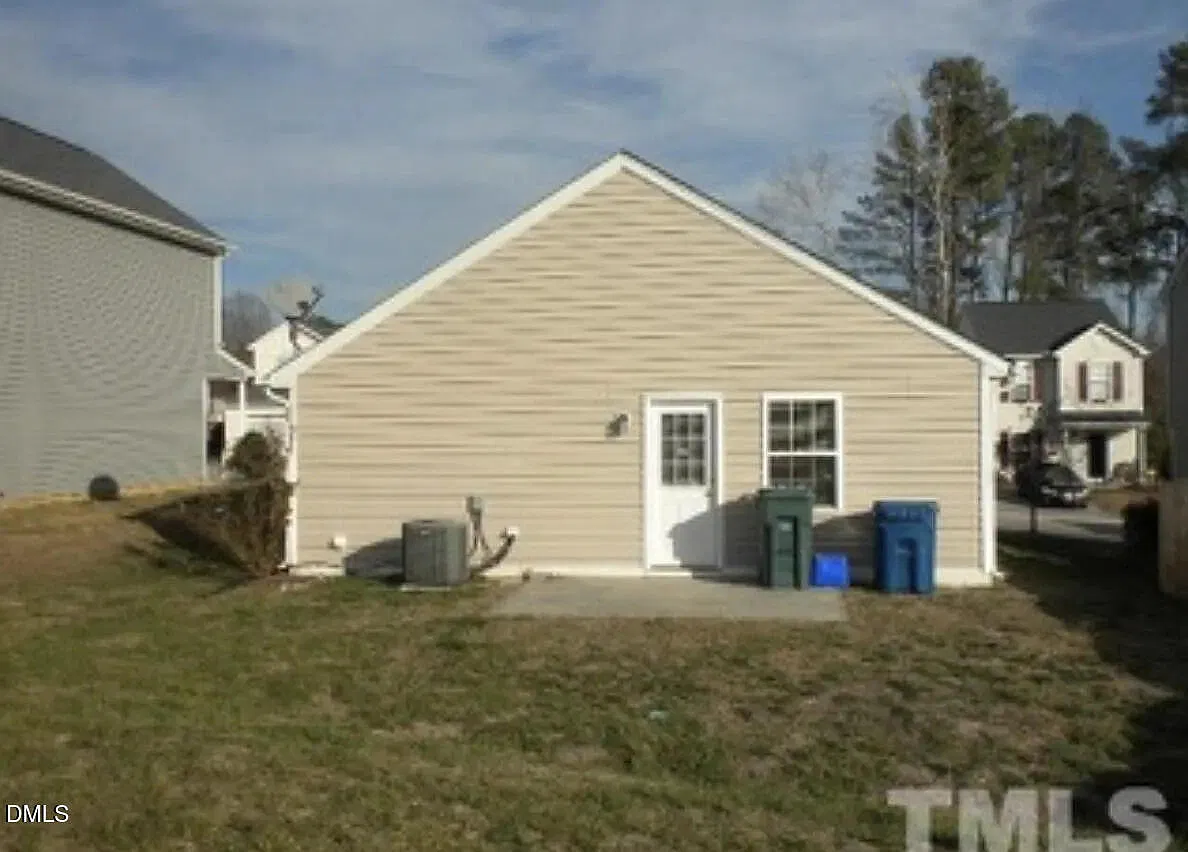 3 bed, 2.0 bath, $1,850 — Photo 3