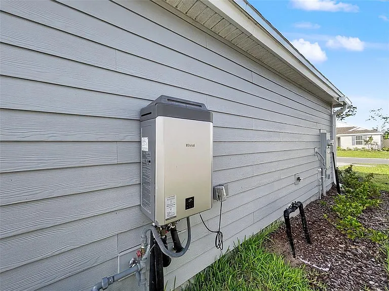 55 Signet Cir — Photo 27