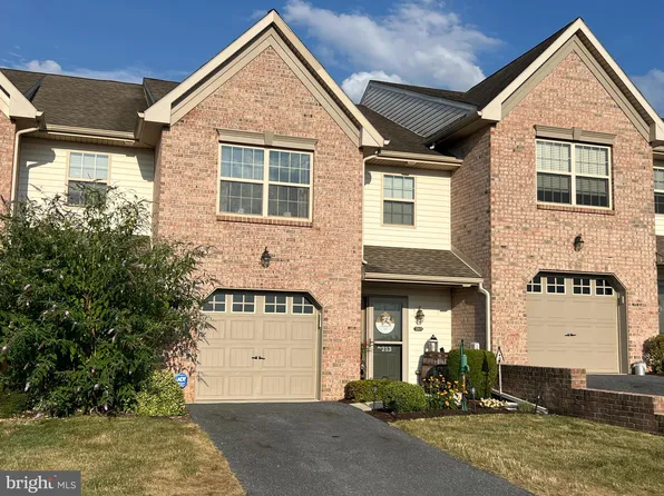 213 Melbourne Ln, Mechanicsburg, PA 17055