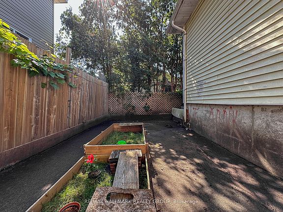 4th image of 705 Laviolette St