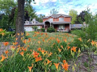 222 S Haman Rd, Inverness, IL 60010