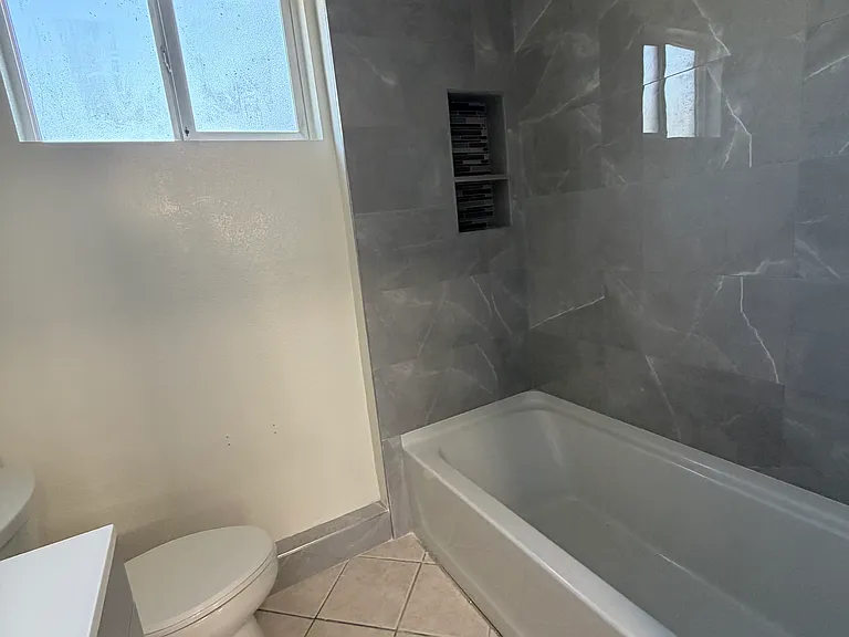 81 Viewmont Ave #B — Photo 7