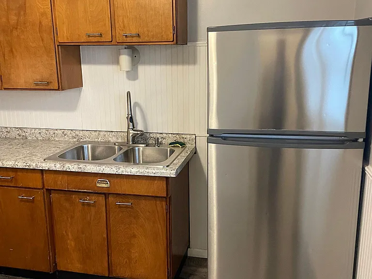 19 E Carroll Dr — Photo 8