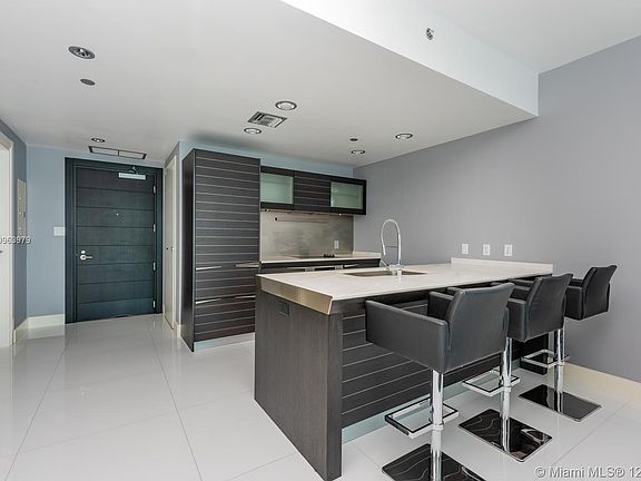 4th image of 200 Biscayne Boulevard Way APT 3411