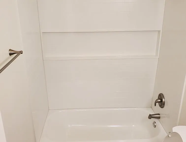 1477 Indianola Ave — Photo 14