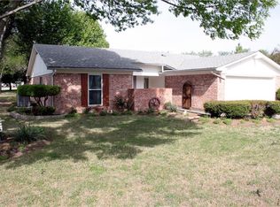 1112 Thistle Ct, Benbrook, TX 76126