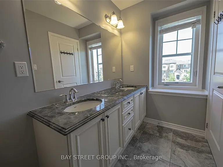 265 Ellen Davidson Dr #5 — Photo 14