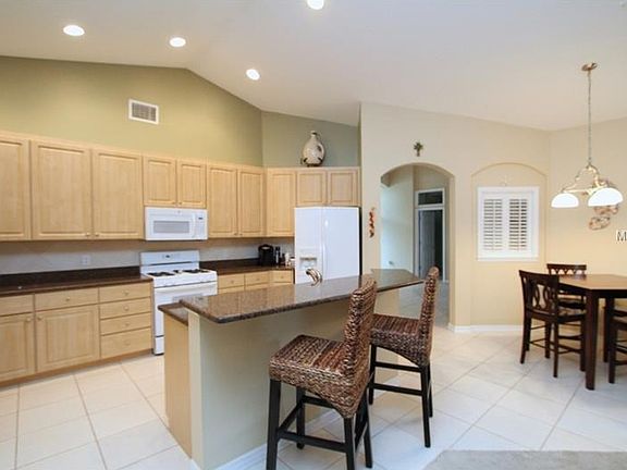 4th image of 18152 Heron Walk Dr
