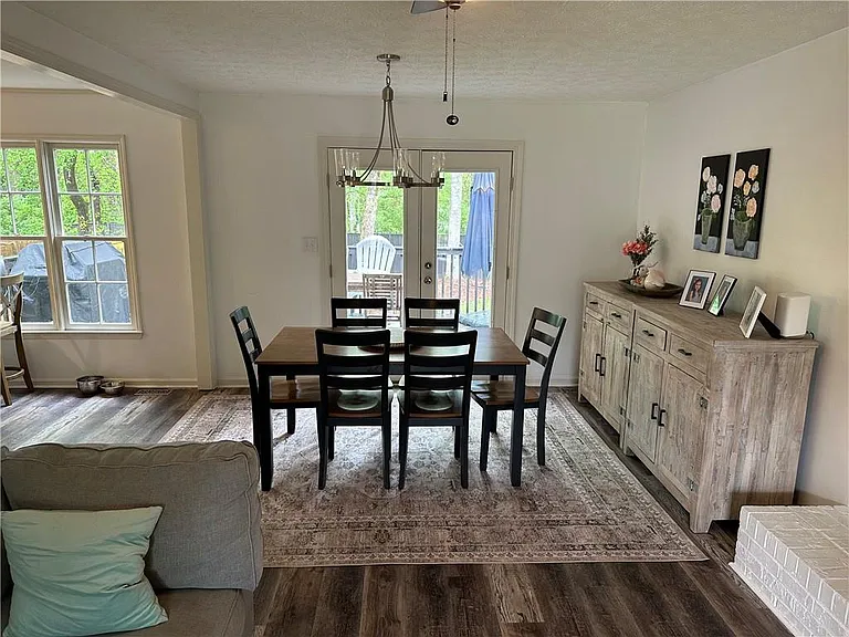 3003 Maple Ln — Photo 6