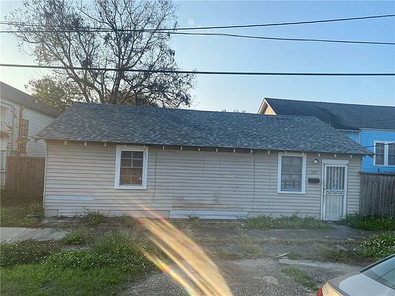 4th image of 5726 Dauphine St