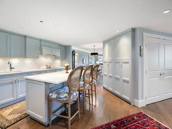 1470 Pennyfarthing Dr #205, Vancouver, BC V6J 4Y2