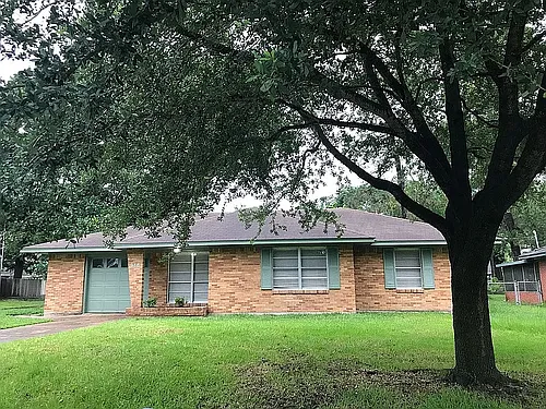 946 Stonecrest Dr Photo 1