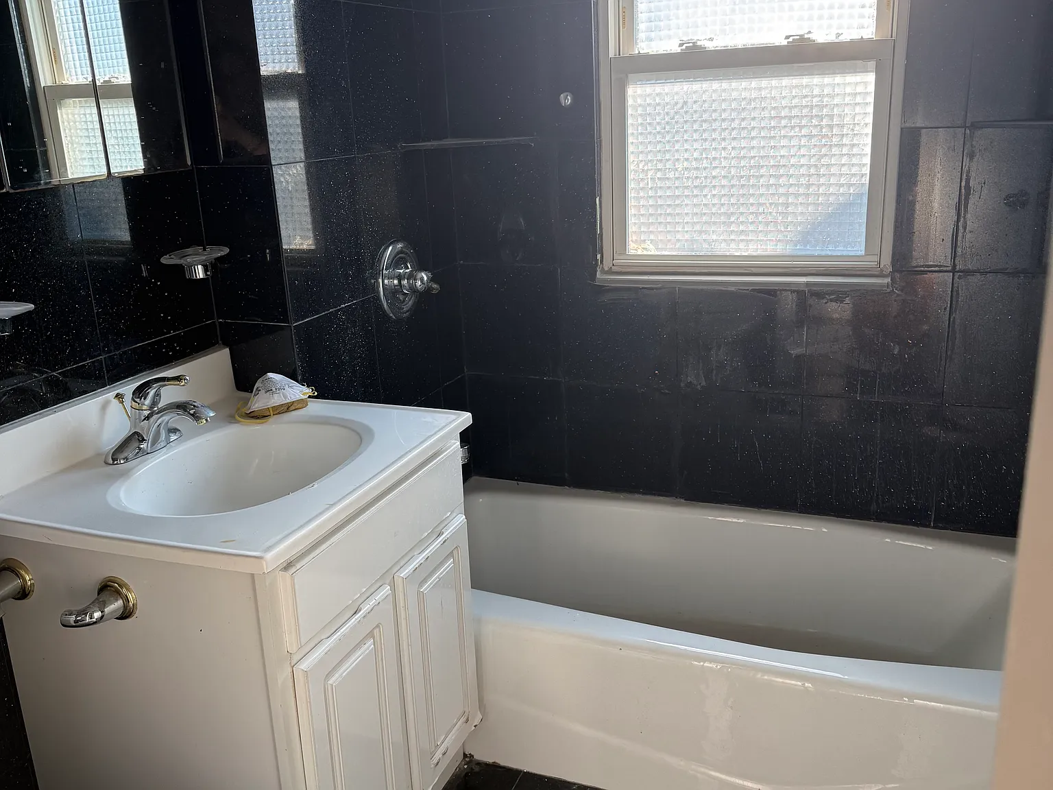 4 bed, $5,680 — Photo 3