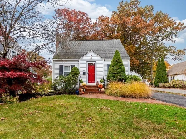 431 Mount Vernon St, Dedham, MA 02026