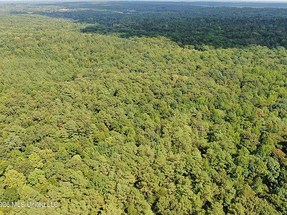 3rd image of 700 Front Rd