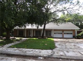 111 Seaside Ln, Texas City, TX 77590