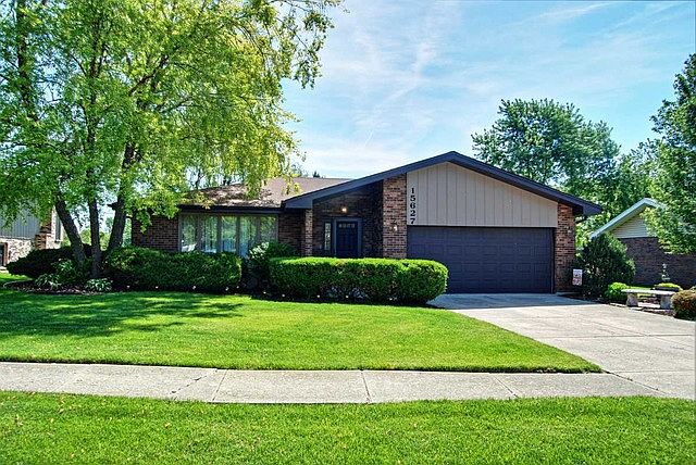 1st image of 15627 Badger Ln