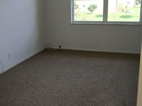 5th image of 217 Lake Carol Dr