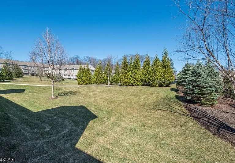 11 Albert Ct — Photo 18