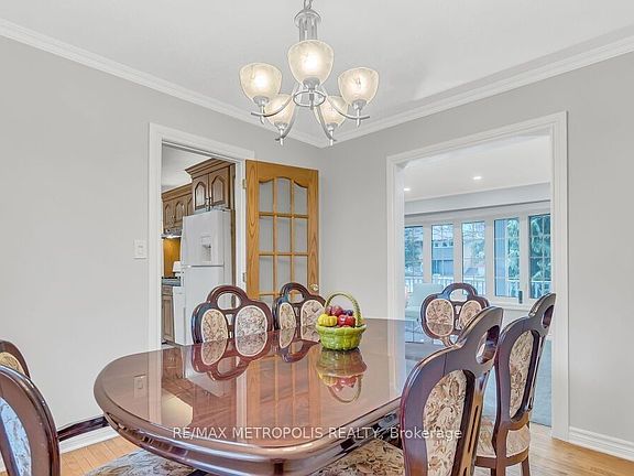 3rd image of 100 Warren Rd