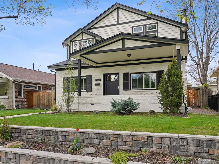 2370 Elm St — Photo 31
