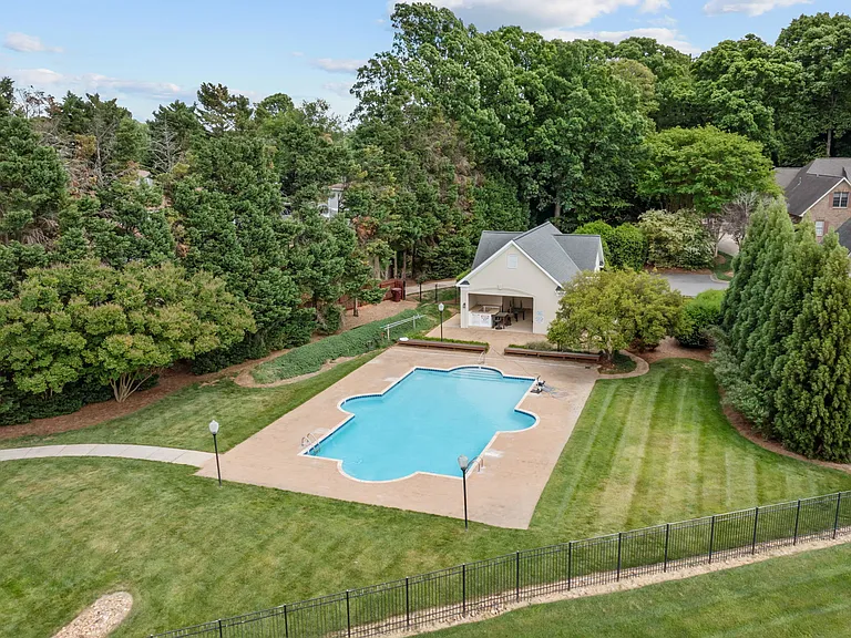 7322 Swansea Ln — Photo 53