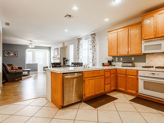 5th image of 1882 Zurlo Way