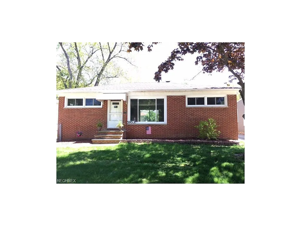 5953 Pearl Rd photo 1