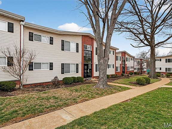 3rd image of 115 E Washington Ave APT 2N