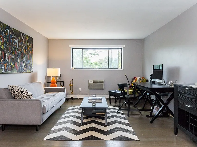 8 Riverside St #1 — Photo 6