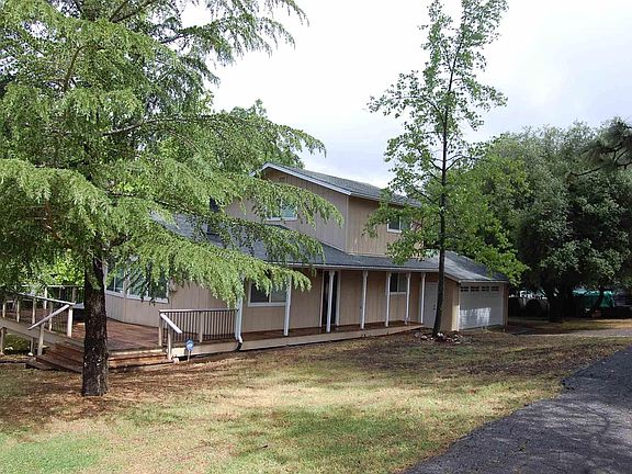 3rd image of 12754 Mueller Dr