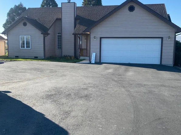 10505 Spring Lake Rd, Klamath Falls, OR 97603