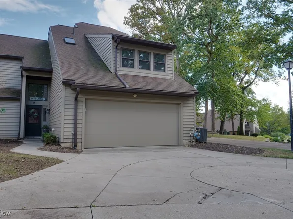2 Starboard Cir #77, Akron, OH 44319