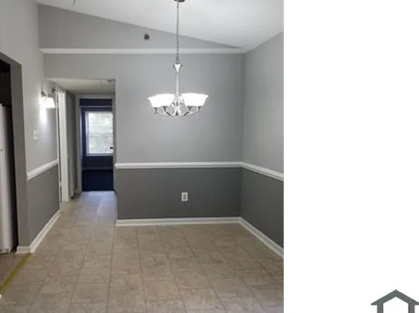 8 Banyan Wood Ct APT 302, Baltimore, MD 21221