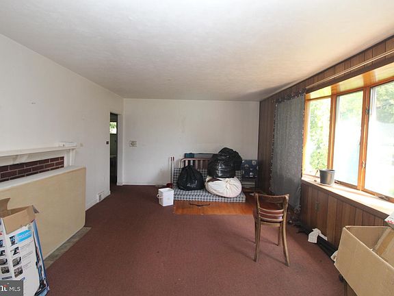2nd image of 121 Lakedale Dr
