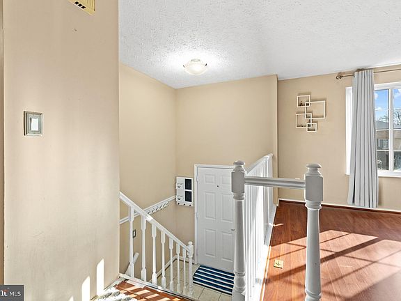 4th image of 8469 Rippled Creek Ct