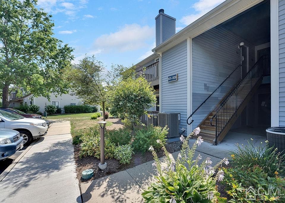 2nd image of 506 Aspen Dr #506