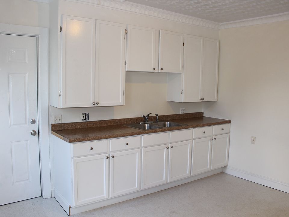 2nd image of 102 Broad St APT 1