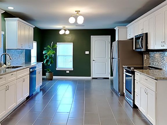 2nd image of 708 S Willomet Ave