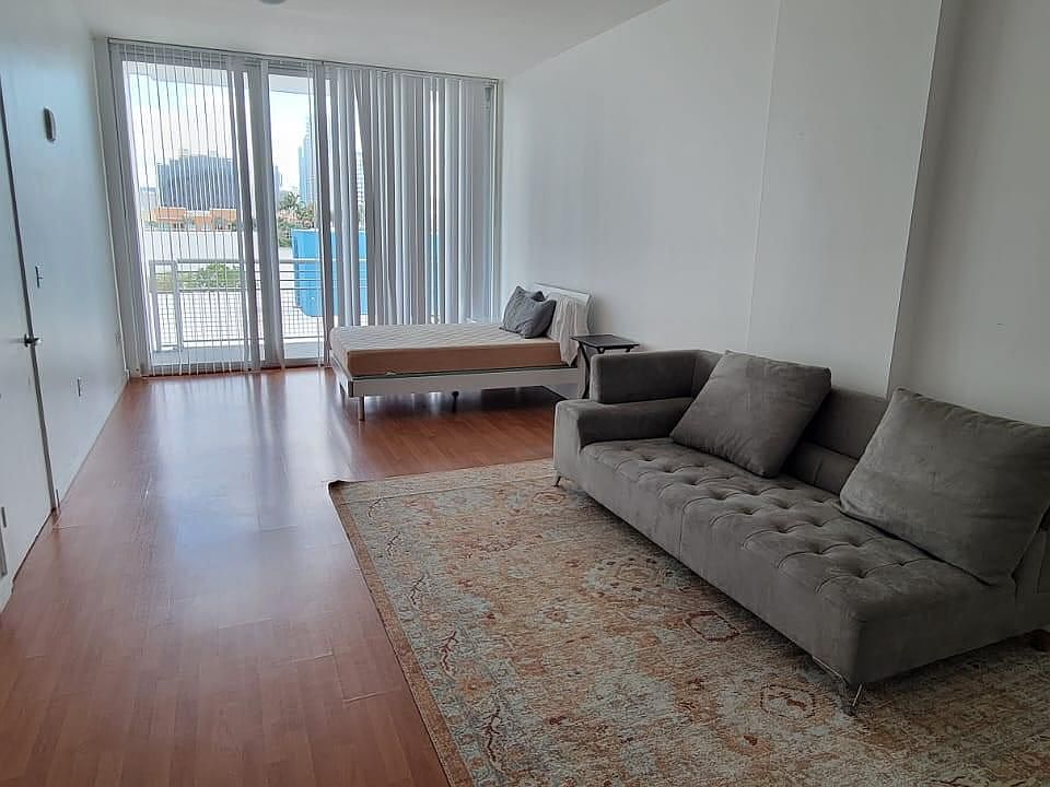 1st image of 2200 NE 4th Ave APT 701