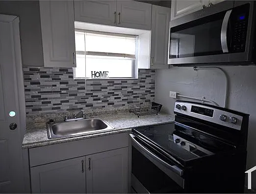 533 W Martin Luther King Jr Blvd — Photo 7