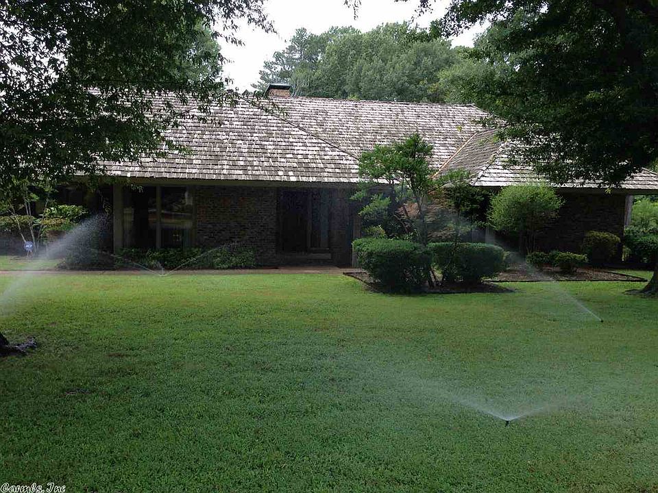1st image of 22 Elmwood Cir