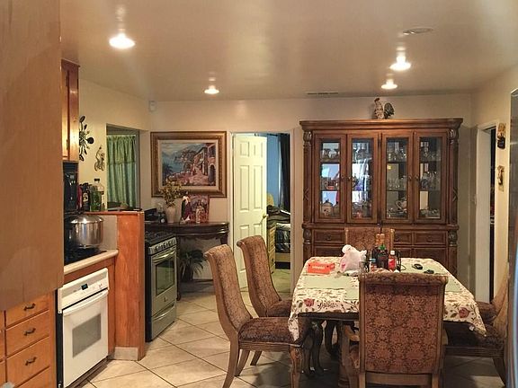 2nd image of 1211 E Crestbrook Pl