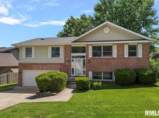 42 Royal Rd, Springfield, IL 62702