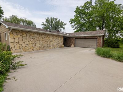 1135 Fairlane Dr, Bettendorf, IA, 52722