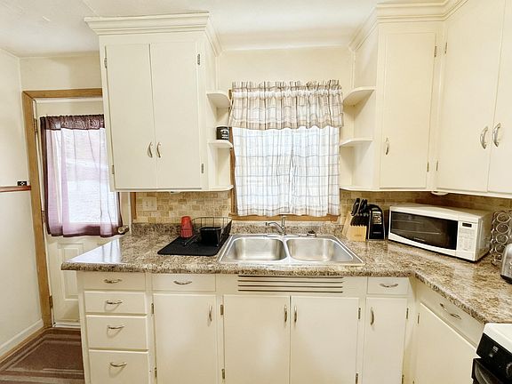 4th image of 815 E Vernon Ave