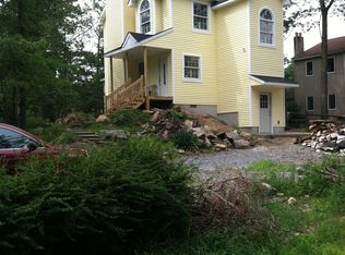 9 Washington Trl, Hopatcong, NJ 07843