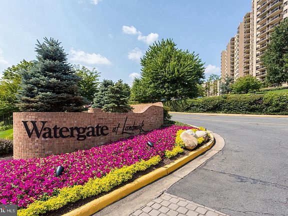 2nd image of 309 Yoakum Pkwy APT 1416